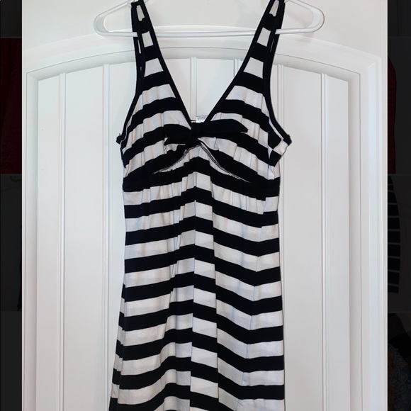 Black and white striped dress with bow on front - Picture 1 of 2